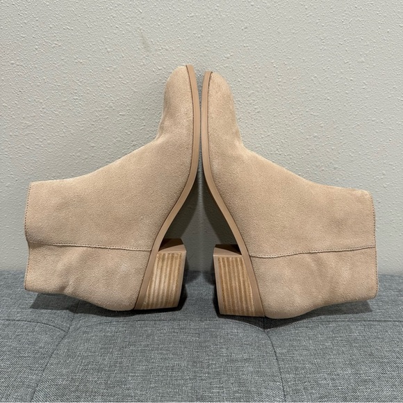 Dolce Vita Avie Booties - Picture 10 of 11